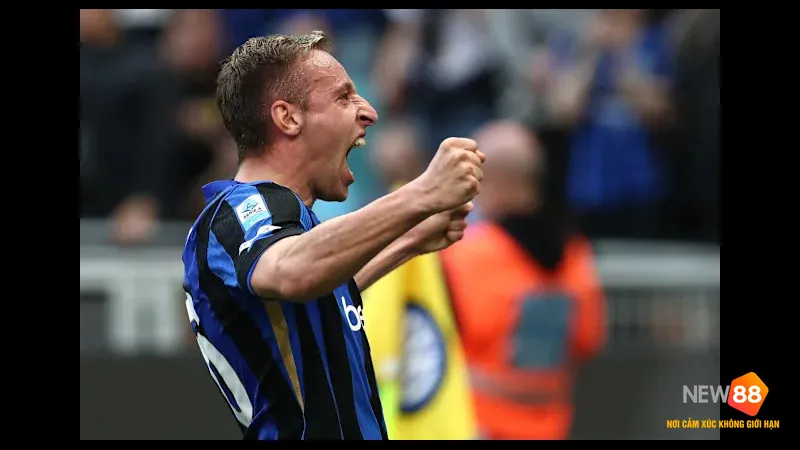 Cầu thủ của Inter vượt qua Cremonese trong trận đấu Cầu thủ của Inter vượt qua Cremonese trong trận đấu